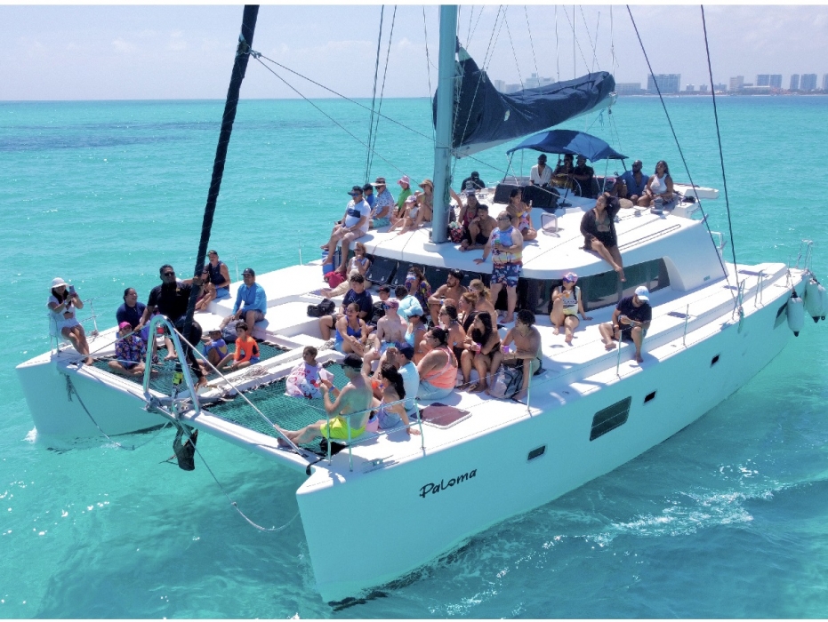 Catamaran Tour to Isla Mujeres